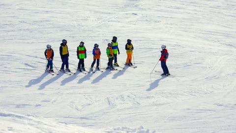 Une école de ski, c'est une station qui ne dort pas en février